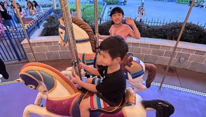 有媽媽包下一截高鐵車(chē)廂，有媽媽連夜送兒子回老家，暑假來(lái)了，你家娃怎么安排？