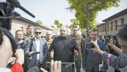 俄羅斯提出多項要求，烏克蘭想要立即?；穑襟w曝光“俄烏談判細節(jié)”