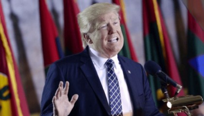 賣(mài)給誰(shuí)都不準(zhǔn)賣(mài)給中國(guó)！最大稀土礦已賣(mài)給美企，特朗普突然對(duì)美軍下令