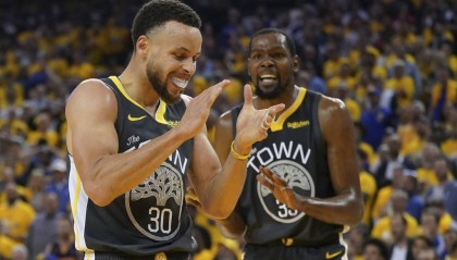 杜蘭特懟網(wǎng)友:死不死關(guān)你x事 把FMVP寄回灣區(qū)如何？