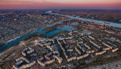 血拼一夜！俄軍敢死隊(duì)沖入赫爾松，遠(yuǎn)火大開(kāi)殺戒，烏軍機(jī)器人參戰(zhàn)