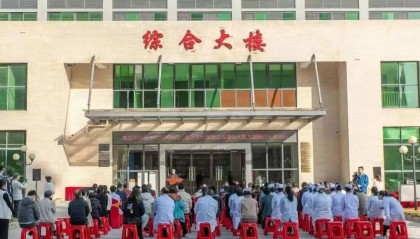 廣東梅州一公立醫(yī)院欠薪背后：醫(yī)療收入下降近3成，全國43.87%同類醫(yī)院出現(xiàn)虧損