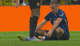 迪馬：弗拉泰西倒地后小因本想換阿斯拉尼，弗拉泰西堅(jiān)持踢完比賽