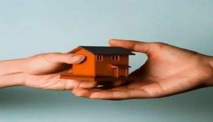 老人要求兒孫辭職照顧被拒，贈(zèng)與房產(chǎn)要返還嗎？