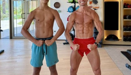 C羅解釋與14歲兒子身高差：我身高1米87，迷你羅身高1米85