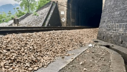 15歲湖南女孩被撞身亡，母親發(fā)聲：火車站稱最多賠9萬元，我接受不了