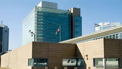 這樣的美國(guó)駐華大使館，我們要么驅(qū)逐大使要么強(qiáng)行關(guān)閉