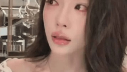 “迪迪不畏”直播落淚向黃子韜致歉，此前在直播中詢問黃子韜 “你有想過和老婆離婚嗎”