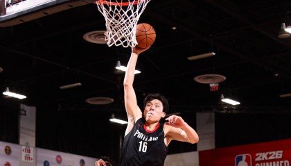 楊瀚森15分3板2帽得分新高 夏聯(lián)G3開拓者擊敗鵜鶘