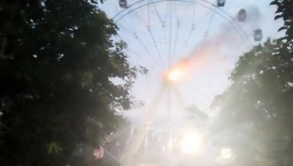 廣東肇慶一公園摩天輪起火，園方：項(xiàng)目還未開(kāi)放運(yùn)營(yíng)