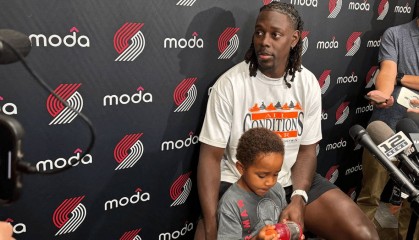 霍勒迪:楊瀚森表現(xiàn)像超級(jí)巨星 備受關(guān)注是應(yīng)得的