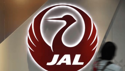 日航一波音客機在上海飛往成田途中發(fā)生故障，緊急降落關(guān)西機場