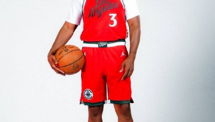 保羅身著3號(hào)球衣亮相：回歸快船是不需要思考的決定