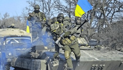 新變數(shù)出現(xiàn)了？撤離庫爾斯克的烏軍，突然再次殺入俄羅斯本土