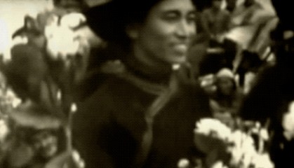 習(xí)近平與文藝工作者的故事｜永做草原“紅色文藝輕騎兵”