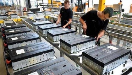 27國的報應終于來了！電池項目暫停，中方真是一擊重拳打在軟肋上