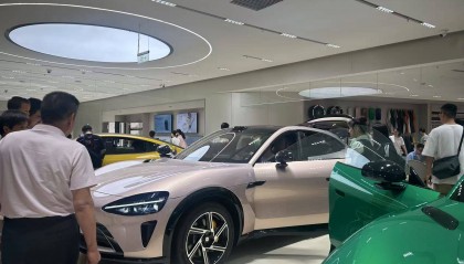 小米YU7上市72小時：“鎖單+1”刷屏工作群，提車時間最長超一年，雷軍直面“產(chǎn)能挑戰(zhàn)”？