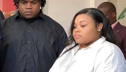 醫(yī)院生娃，孩子頭直接被醫(yī)生拔掉了？父母請(qǐng)專家尸檢，結(jié)果專家直接把圖發(fā)網(wǎng)上了？！