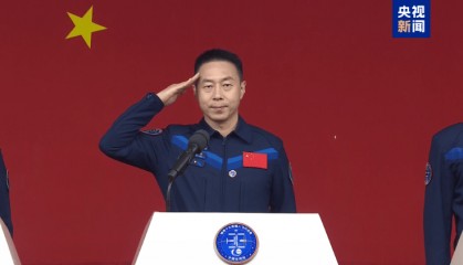 神十九乘組與中外記者見面 了解一下他們都說了啥
