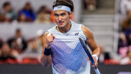 布云朝克特?zé)o緣中網(wǎng)男單決賽