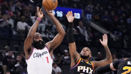 21分逆轉(zhuǎn)！哈登25+10+13布克40分 快船不敵太陽吞2連敗