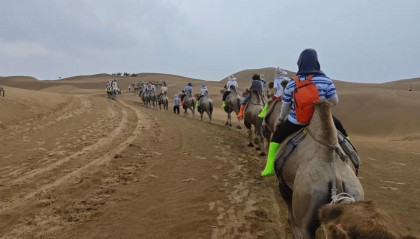 內(nèi)蒙古遇1959年來最強(qiáng)降水，有游客滯留沙漠近三小時(shí)