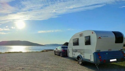 博主夫妻西班牙自駕游，整輛房車被偷了