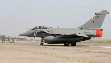 印度議員當(dāng)面嘲諷莫迪：陣風(fēng)戰(zhàn)機(jī)墜落就像受傷小鳥