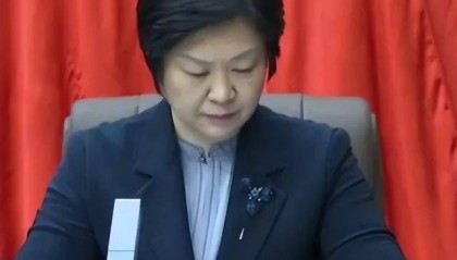 當(dāng)過4年縣長、6年縣委書記的張遠(yuǎn)松，收錢又送錢！