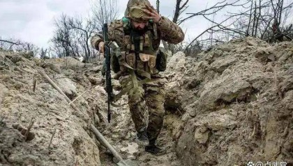 烏戰(zhàn)場急轉(zhuǎn)直下，紅軍城失守俄軍戰(zhàn)略絕殺，烏軍司令抵達(dá)前線視察