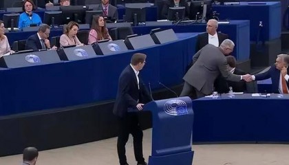 難怪中歐談不攏，最大“內(nèi)鬼”曝光后，歐盟高官凌晨緊急來電