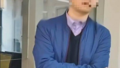 規(guī)劃局副局長跳窗逃離，被堵4小時不能怪群眾