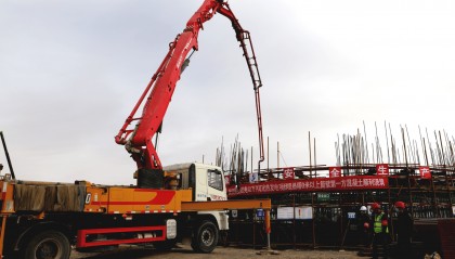 國投若羌光熱項目吸熱塔筒壁第一方混凝土完成澆筑