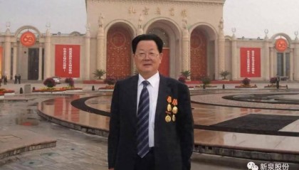 一代傳奇蘇商謝幕：鎮(zhèn)江放牛娃做出370億元市值公司；兒子早已接班，闖入特斯拉核心供應鏈