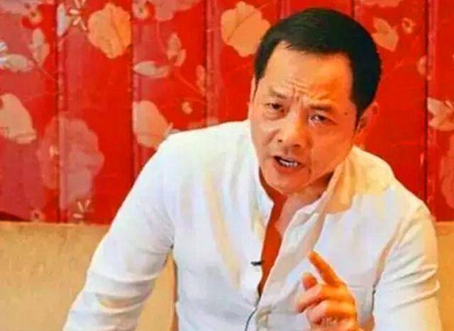 香港黑幫教父：新義安14K大佬把酒言歡，如今出獄只能玩區(qū)塊鏈