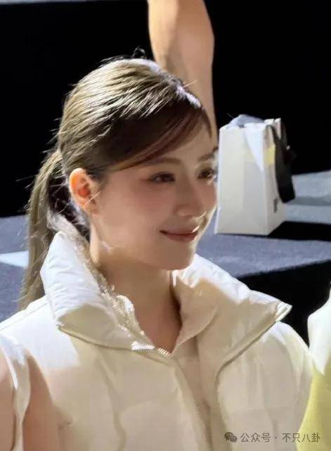 前幾年還被嘲長得土，如今逆襲成大美女了？！
