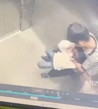江西14歲男孩電梯內將7歲女孩捂嘴抱走？屬實！警方已介入