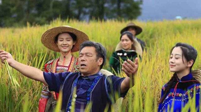 紅河元陽人本色演出！網(wǎng)絡(luò)大電影《梯田姐妹》獲大獎了