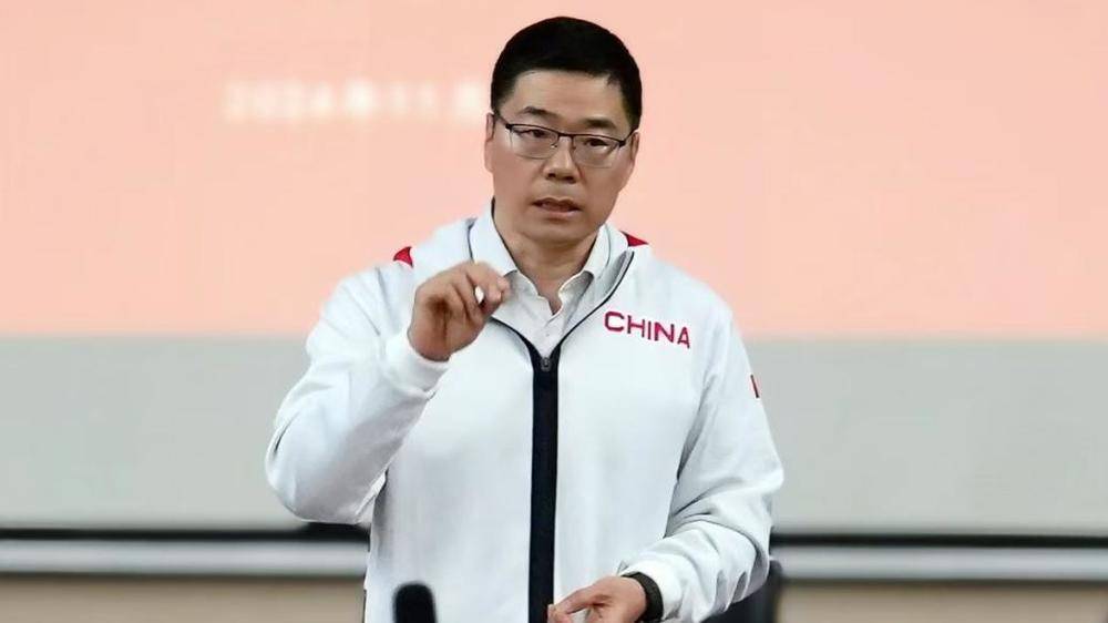 中國(guó)籃協(xié)主席郭振明：當(dāng)下中國(guó)男籃要有危機(jī)感，敢于擔(dān)當(dāng)
