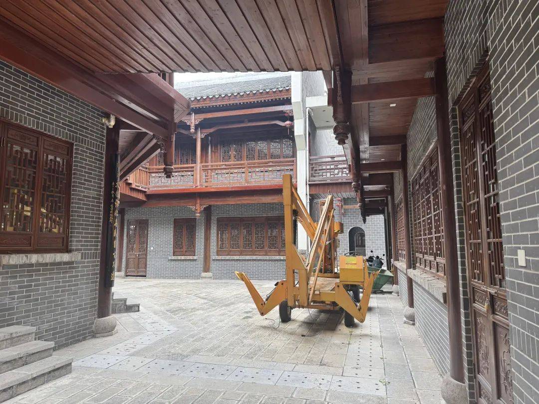 投資20億的古城變“空城”，游客中心燈都沒(méi)開(kāi)