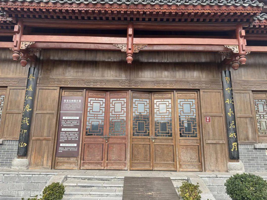 投資20億的古城變“空城”，游客中心燈都沒(méi)開(kāi)