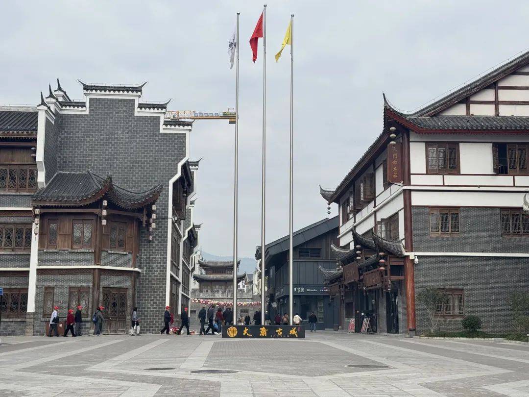 投資20億的古城變“空城”，游客中心燈都沒(méi)開(kāi)
