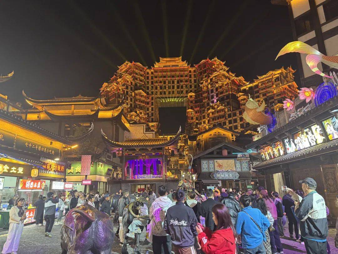 投資20億的古城變“空城”，游客中心燈都沒(méi)開(kāi)