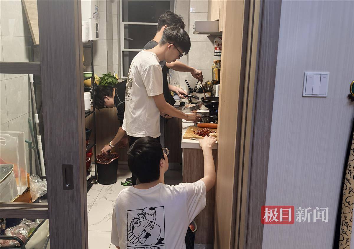 導(dǎo)員“請(qǐng)客”吃飯？這個(gè)學(xué)院的學(xué)生可用勞動(dòng)換“餐券”
