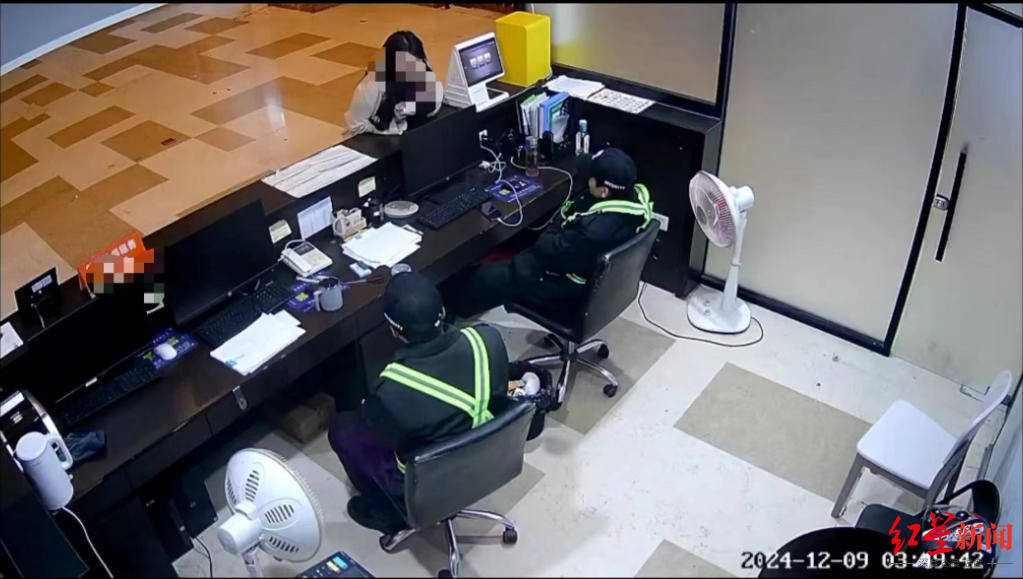 百萬(wàn)粉絲女博主未帶證件回民宿被拒，保安揚(yáng)言“砍了你”，公安機(jī)關(guān)：給予當(dāng)事保安行政處罰