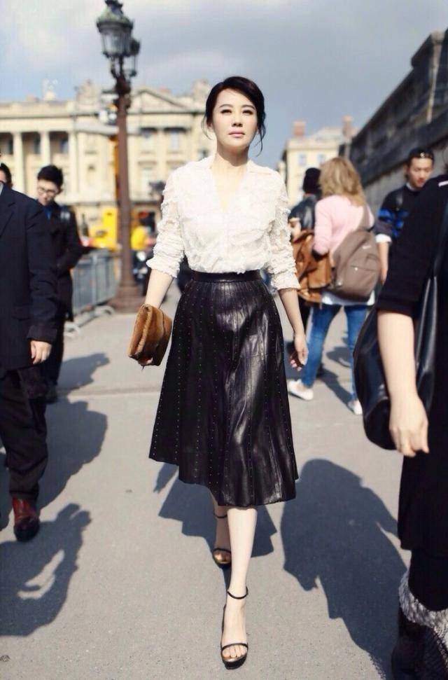 事實證明，55歲“無人敢娶”的許晴，才是真正的人間清醒！