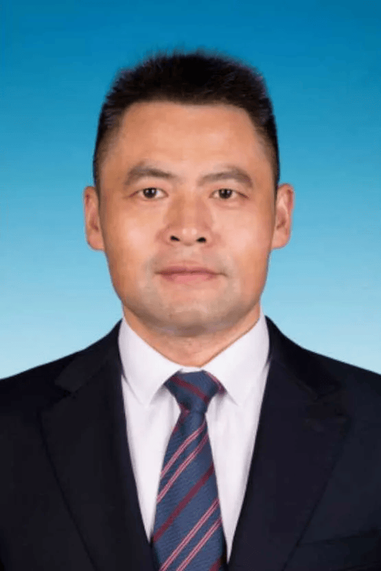簡歷撤下，被實名舉報的曾鵬鑫已去職