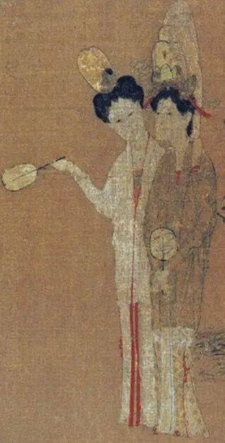 全網(wǎng)熱議，張馨予的頭上為什么要頂個“鳥窩”？