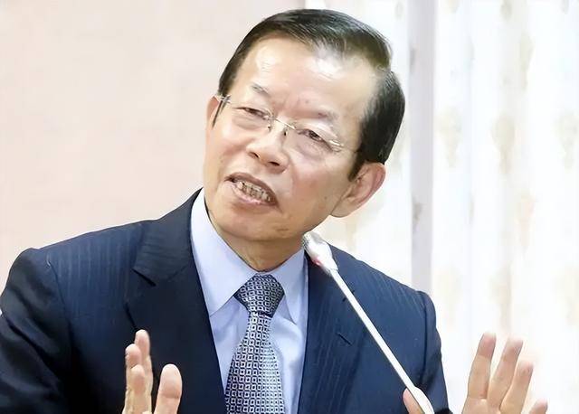 綠營(yíng)大佬謝長(zhǎng)廷發(fā)聲稱柯文哲收賄證據(jù)薄弱，媒體人：攪亂一池春水