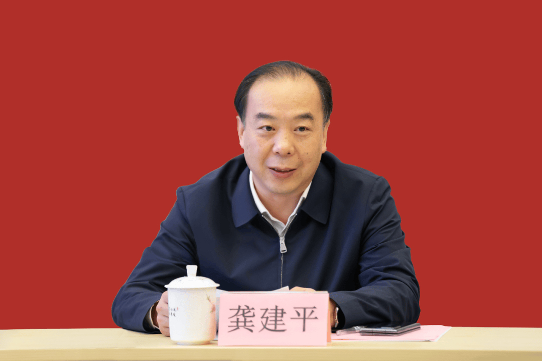 江西省衛(wèi)生健康委黨組書記、主任龔建平二〇二五年新年獻(xiàn)詞